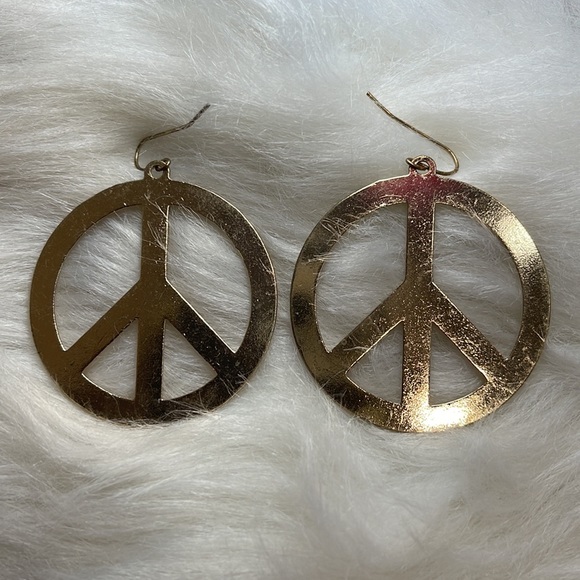 Gold piece sign earrings - Picture 3 of 4